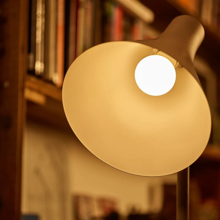 Philips LED lamp kogel E14 mat warm wit 3,4W 470LM - Image 4