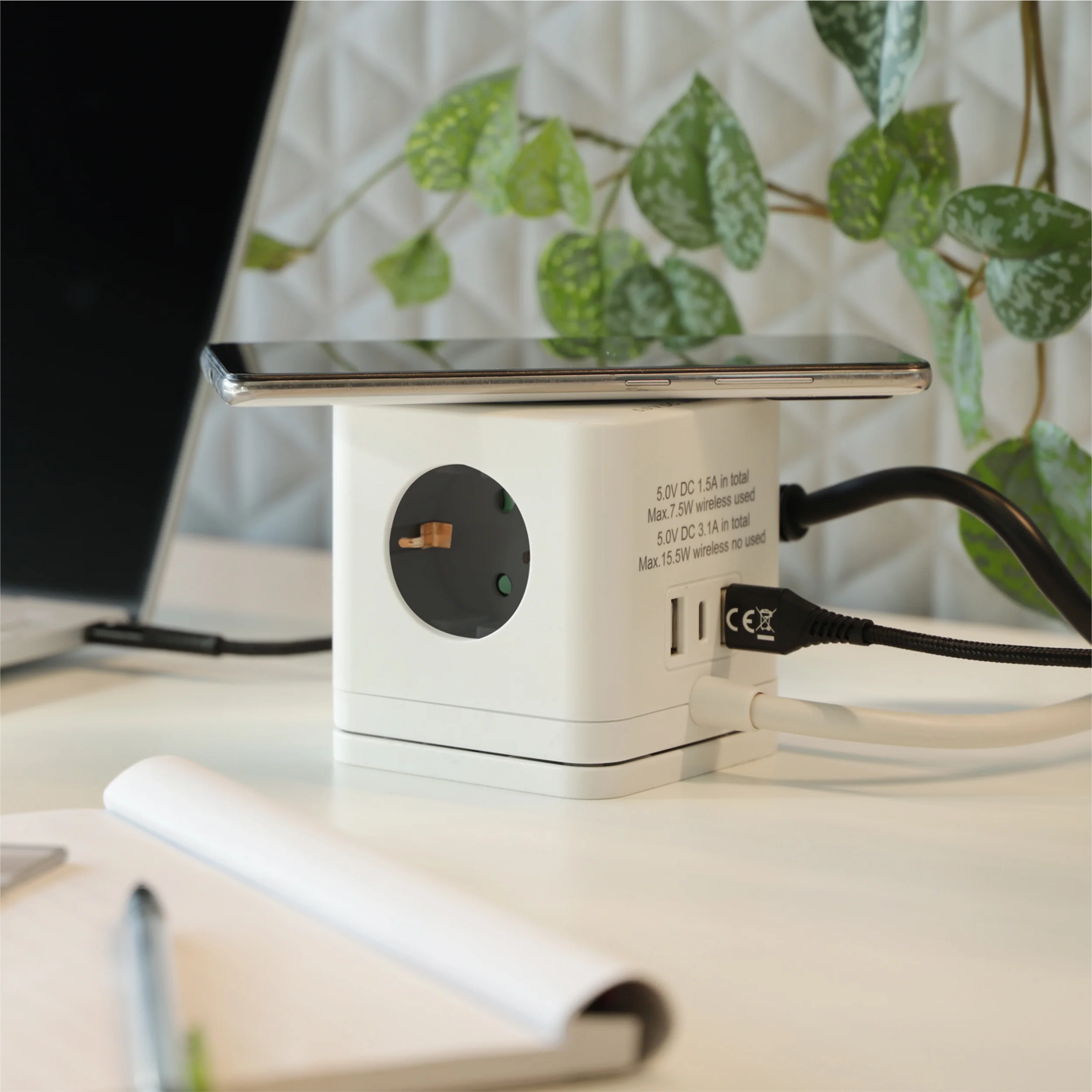 Q-Link Cube stekkerdoos 3-voudig 3x geaard, 2x USB A, 1x USB C wit 1,5m - Image 9